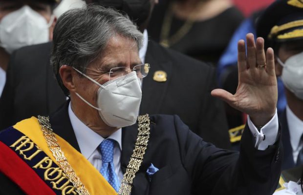 Ecuador. Con frases de Roldós y la palabra «Dios» inicia el mandato de Guillermo Lasso