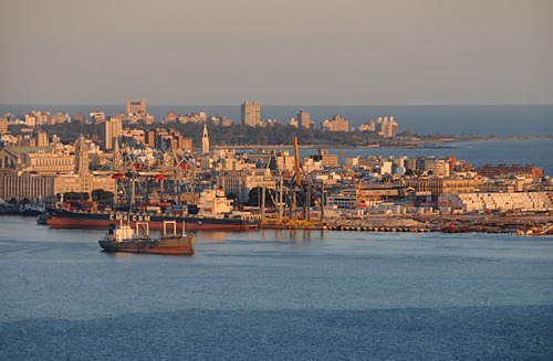 Uruguay. Lacalle Pou entrega hasta 2081 el puerto de Montevideo a multinacional belga