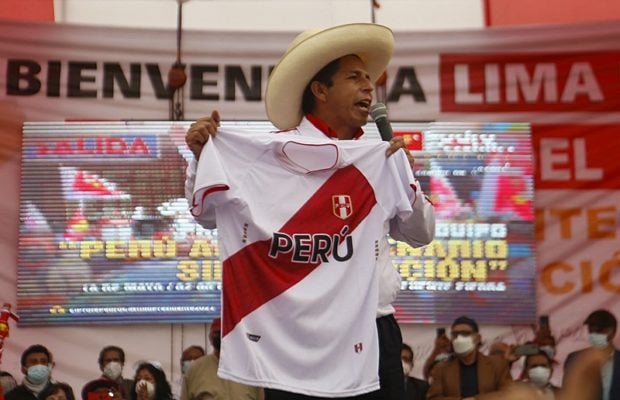 Perú. Empate técnico y feroz campaña en redes sociales, a pocos días de la segunda vuelta