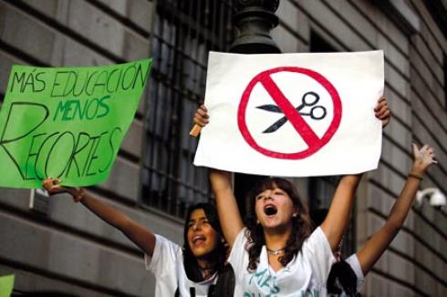 Argentina. Los recortes en educación van a la Policía de la Ciudad