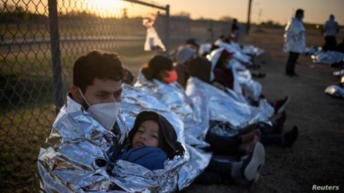Migrantes. EEUU. Gobernador de Texas recrudece medidas antimigratorias y afirma que terminará construcción de muro fronterizo