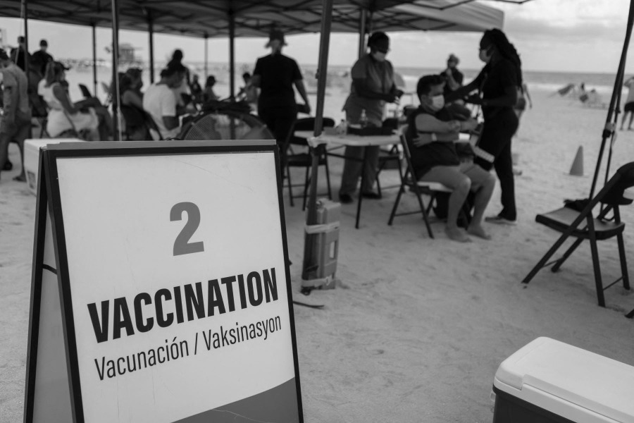 Estados Unidos turistas se vacunan en Miami la-tinta