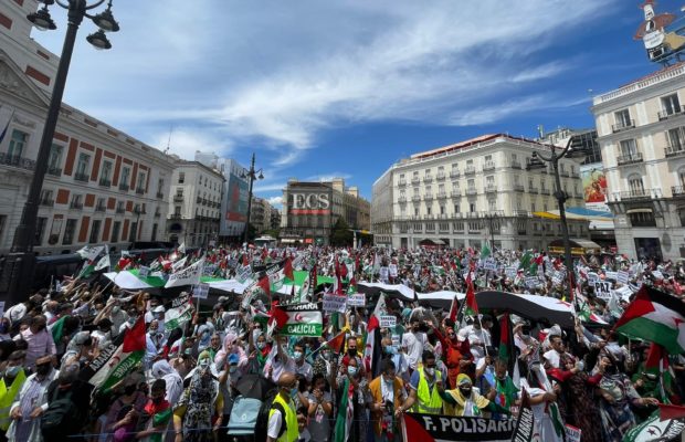 Estado español. Miles de personas marchan en Madrid para pedir al Gobierno de Sánchez una actitud «clara y firme» contra la «ocupación ilegal» del Sáhara Occidental (fotos)