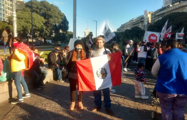 Argentina. Numerosos peruanos y peruanas exigieron en Buenos Aires, Rosario y Córdoba que Pedro Castillo sea proclamado presidente (fotos)