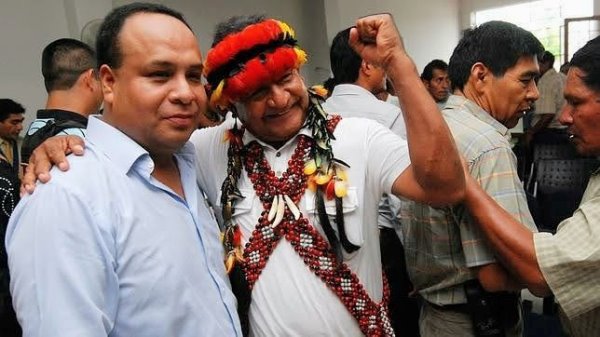 Perú. Machetes de ronderos y lanzas indígenas son símbolos de identidad