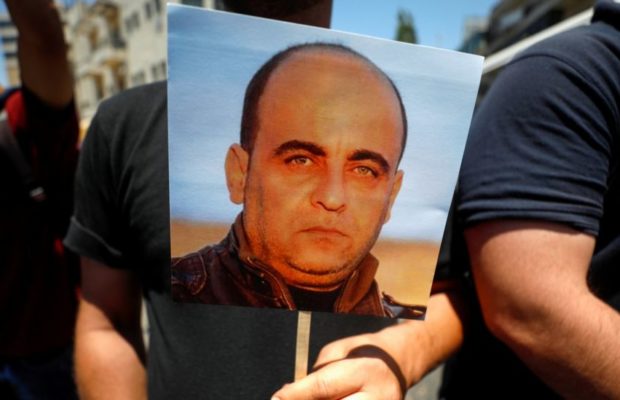Palestina. Gravísimo: Familiares de un detenido, activista de DD.HH, acusan a la Autoridad Palestina de asesinarlo