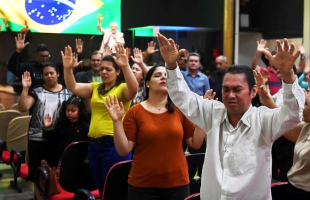 Brasil. La agria batalla entre Lula y Bolsonaro por el corazón (y el voto en 2022) de los cristianos evangélicos