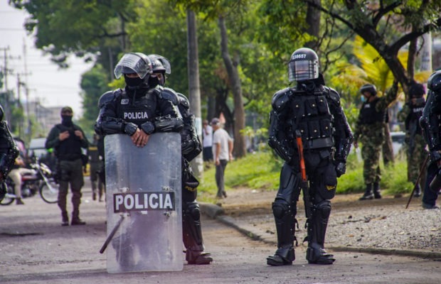 Colombia. Puerto Resistencia no se amilana ante ofensiva policial/ La voz de los «primera línea» (fotoreportaje)