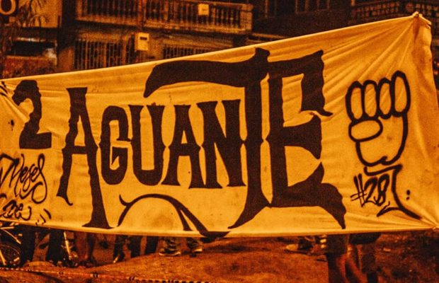 Colombia. Desde los puntos de resistencia de Cali, el canto de Camilo Corredor: «No hay paso»