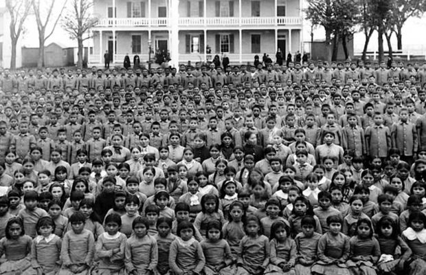 Estados Unidos. Restituyen restos de niñxs indígenas a sus familias luego de 100 años de sus asesinatos