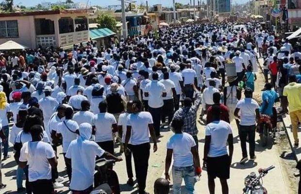 Haití. Partidarios de Jovenal Moïse marcharon en su homenaje