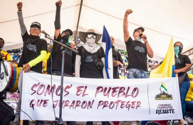 Colombia. Un grito de 211 años: Todo Cali ganó las calles en un solo grito de Resistencia /Represión policial: 30 detenidxs, varixs heridxs y una persona asesinada (fotoreportaje)