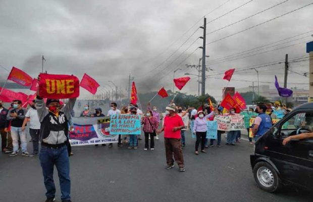 Ecuador. Maestros protestan en defensa de Ley de Educación