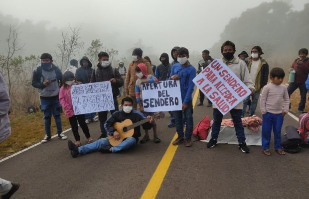 Argentina. Comunidad Mbia guaraní exige sendero que les comunique con la ruta principal, para tener acceso a la salud ya todos los derechos