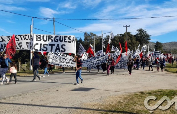 Argentina. Masiva marcha en Tandil en repudio a la absolución de los hermanos Méndez