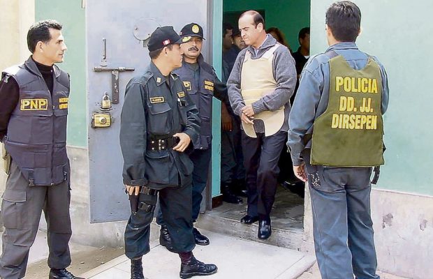 Perú. El corrupto y criminal Vladimiro Montesinos ya está en la prisión Ancón II y se evalúa traslado de su colega en fechorías Alberto Fujimori