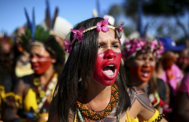 Brasil. Indígenas continúan las protestas en defensa de sus tierras