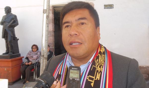 Perú. Academia Mayor de la Lengua Quechua anuncia demanda contra el Congreso