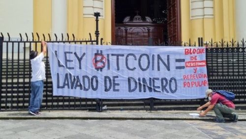 El Salvador. Salvadoreñxs protestan por la imposición del bitcoin