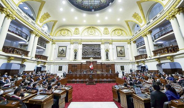 Perú. Oposición intensifica presión por cambios ministeriales