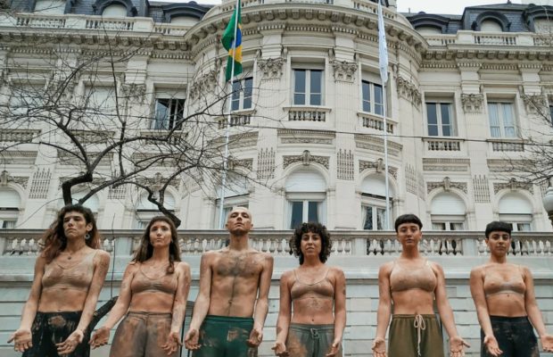 Ecología social. Protesta global contra las políticas en Brasil sobre el Amazonas