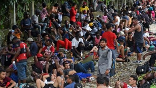 México. Migrantes varados en Tapachula inician huelga de hambre para lograr libre tránsito a EEUU