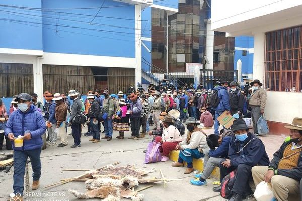Perú. Más de 3500 familias de Apurimac se encuentran de paro