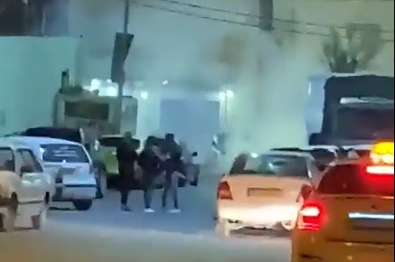 Palestina. Soldados de ocupación arrojan botes de gas lacrimógeno en una boda en Hebrón