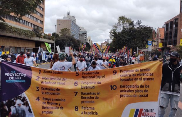 Colombia. Nuevo paro nacional con marchas, bloqueos y actos /La CUT exigió al Gobierno cumplimiento de promesas