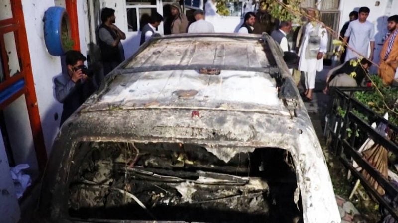 Afganistán: No encuentran pruebas de que hubiera explosivos en el vehículo bombardeado por EE.UU. en el que murieron diez civiles