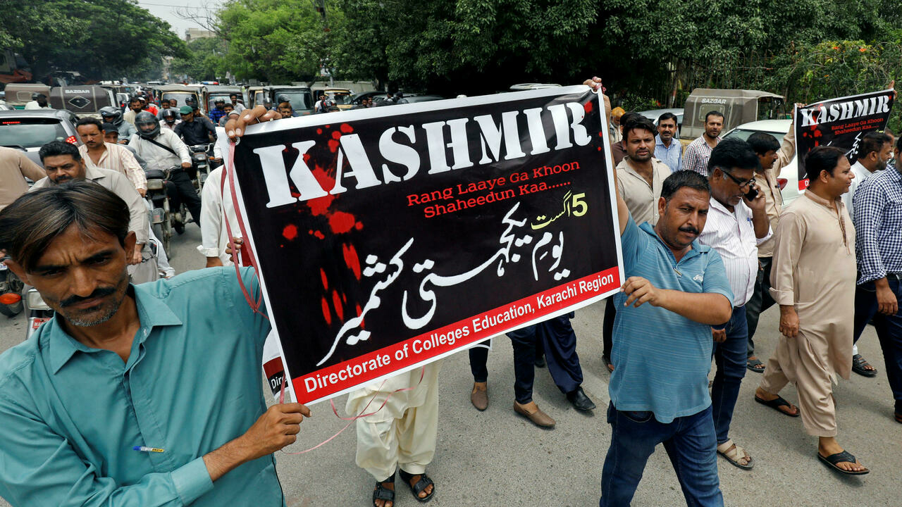 Pakistán responde con expulsión del embajador de India tras el retiro del  estatus especial de Cachemira