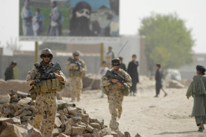 China defiende la investigación de masacres de civiles afganos durante la ocupación estadounidense