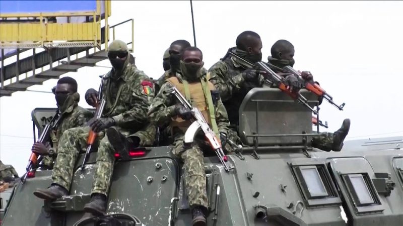 El Ejército de EE.UU. estaba entrenando a soldados guineanos cuando se produjo el golpe de Estado militar
