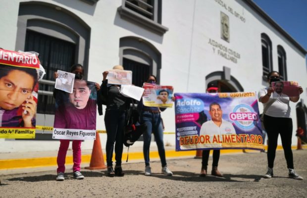México. Clausuran mujeres, de manera simbólica, juzgados familiares en Oaxaca