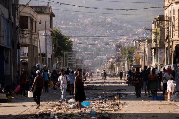 Haití. En su segundo día de paro total, se multiplican los bloqueos