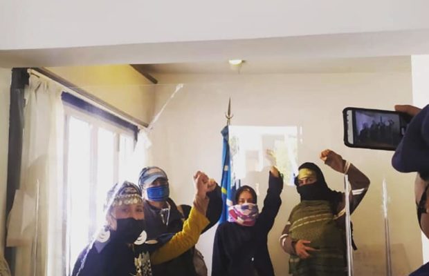 Nación Mapuche. Toma pacífica del Instituto Autárquico de Colonización y fomento rural en Esquel