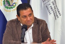 Rolando Castro dice que la encargada de Negocios de Estados Unidos, Jean Manes, debería abandonar El Salvador