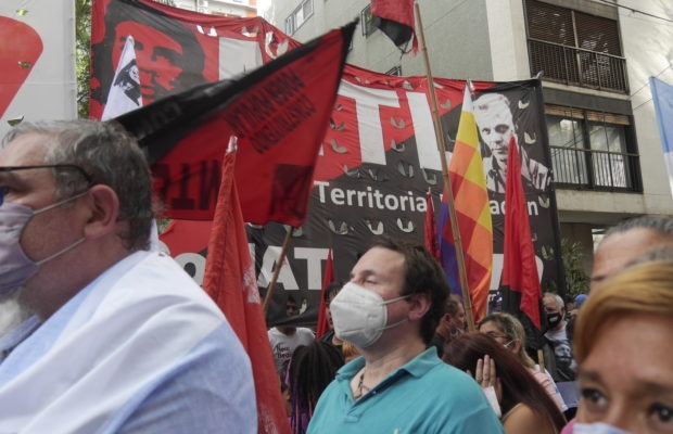 Argentina. Acto contra el criminal bloqueo y en defensa del gobierno revolucionario de Cuba