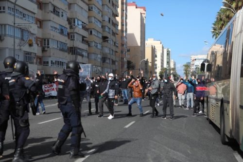 Estado español. La huelga de los trabajadores del metal de Cádiz se ha convertido en símbolo del hartazgo popular contra las políticas neoliberales del PSOE (fotoreportaje)