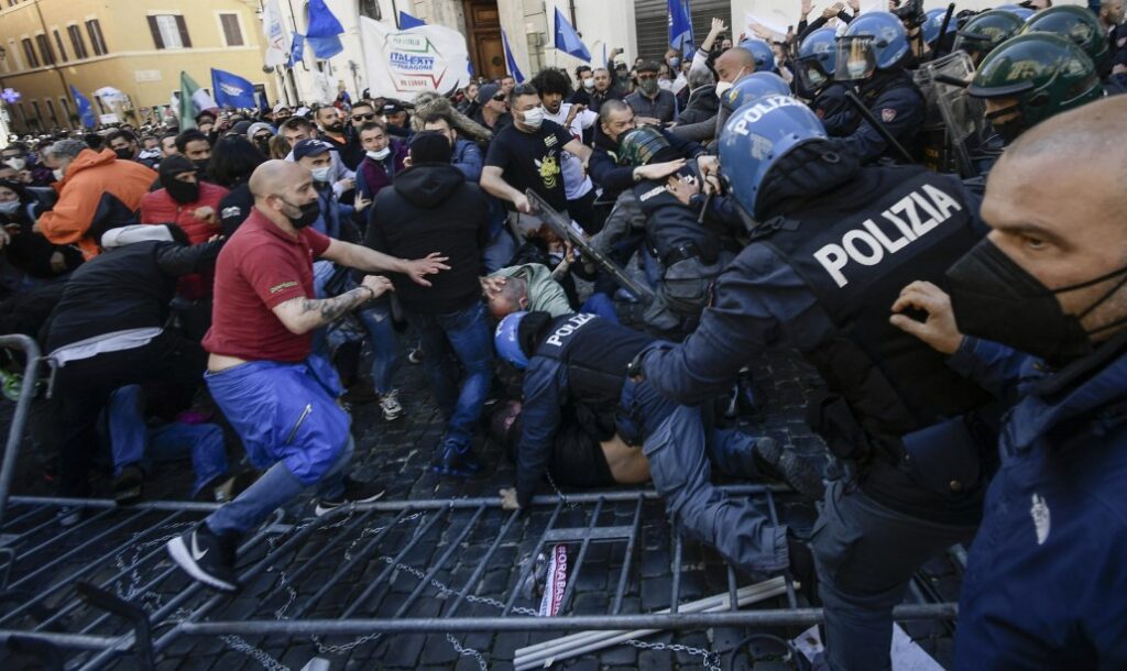El gobierno italiano va a prohibir las manifestaciones por las calles