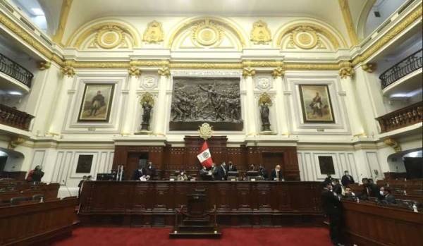 Perú. Condenan ley que impide referendo para cambio de Constitución