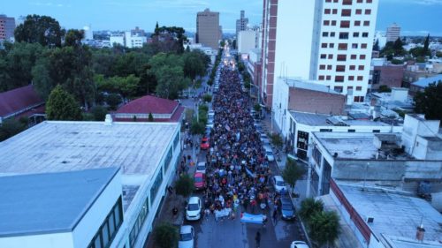 Argentina. Tercer día de marchas multitudinarias en Chubut contra la megaminería: «Que se vayan todos» /El dictador Arcioni sigue amenazando al pueblo