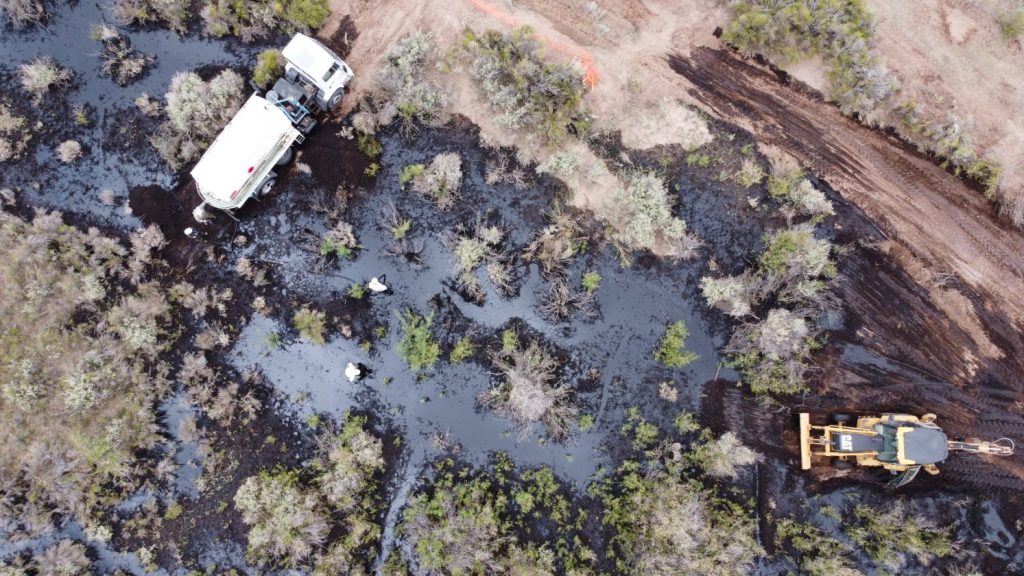Ecología Social. Ambientalistas desmienten a Oldelval y dicen que el petróleo derramado podría llegar a los ríos