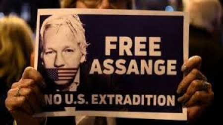Inglaterra. Víctima del Imperio y la indiferencia, el periodista Julían Assange muere lentamente