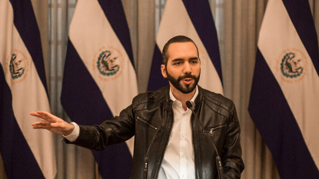 El Salvador. Bukele afirma que «están pidiendo un golpe de Estado»