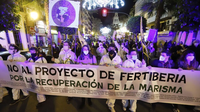 Huelva sale de nuevo a la calle para rechazar la “lápida” de las balsas de fosfoyesos