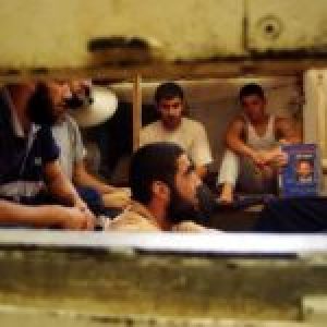 Palestina. Debido al coronavirus los presos palestinos temen por sus vidas en las mugrientas y abarrotadas cárceles israelíes