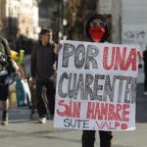 Chile.  Gastronómic@s protestan en Valparaíso, “el hambre ya se siente, la culpa es del gobierno” (foto-reportaje)