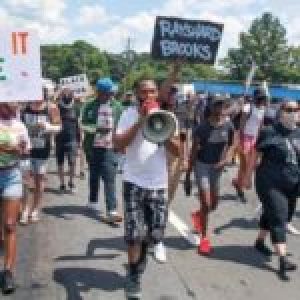 Estados Unidos. Protestan en Atlanta por el asesinato de afroamericano a manos de la policía