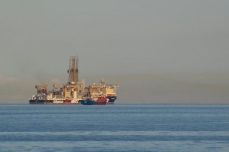 Ecologistas alertan de la presencia tres buques perforadores – La otra Andalucía
